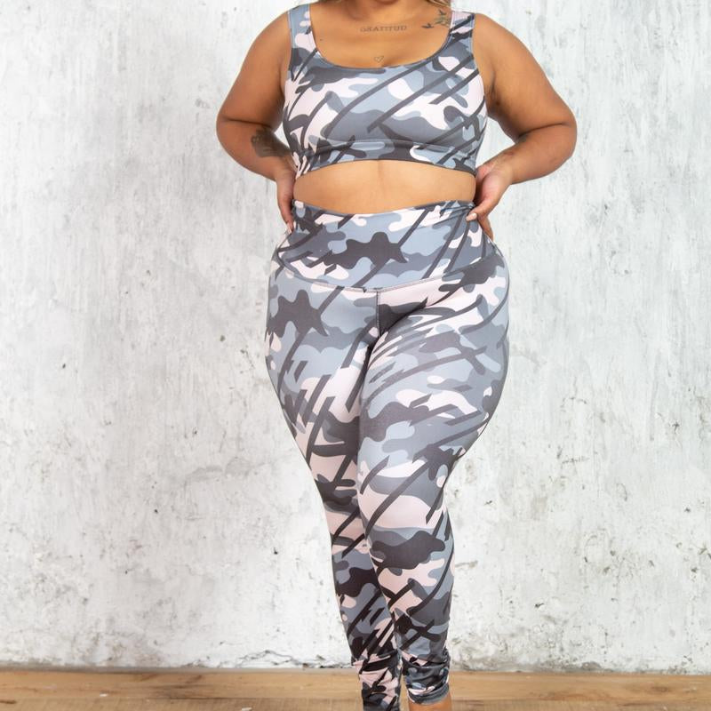Grey Blob Curvy 2-Piece Workout Outfit - Stylish Sports Bra and Leggings Set for Plus-Size Fitness Enthusiasts - Plus-Size Fitness Attire - Comfortable Workout Outfit - Fitness Attire for Women - Compression Sportswear