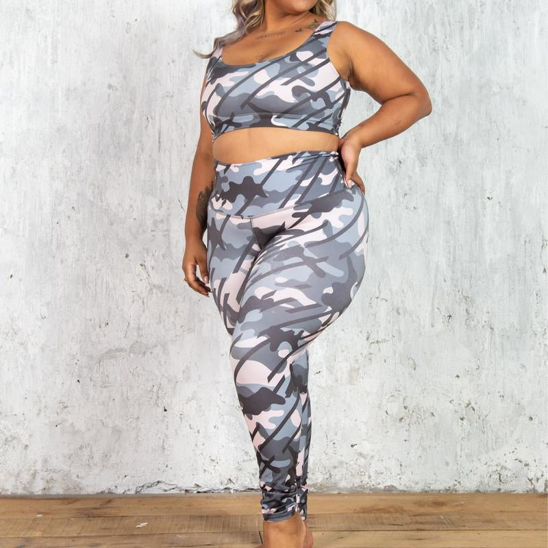 Grey Blob Curvy 2-Piece Workout Outfit - Stylish Sports Bra and Leggings Set for Plus-Size Fitness Enthusiasts - Plus-Size Fitness Attire - Comfortable Workout Outfit - Fitness Attire for Women - Compression Sportswear